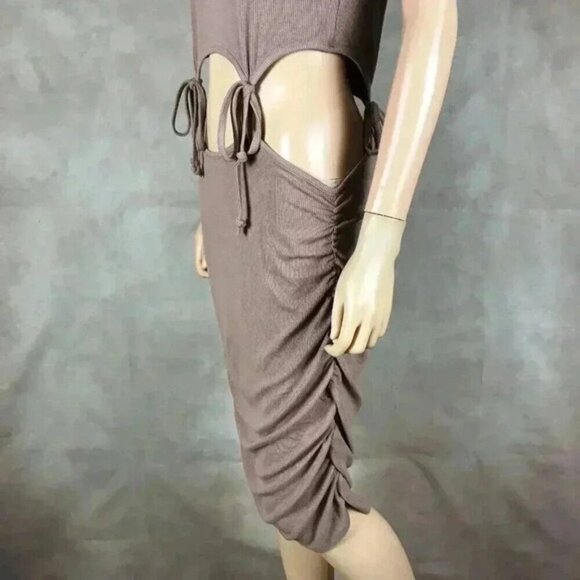 Cut-Out Waist Ruched Bodycon Dress NEW Size Large - Picture 5 of 11